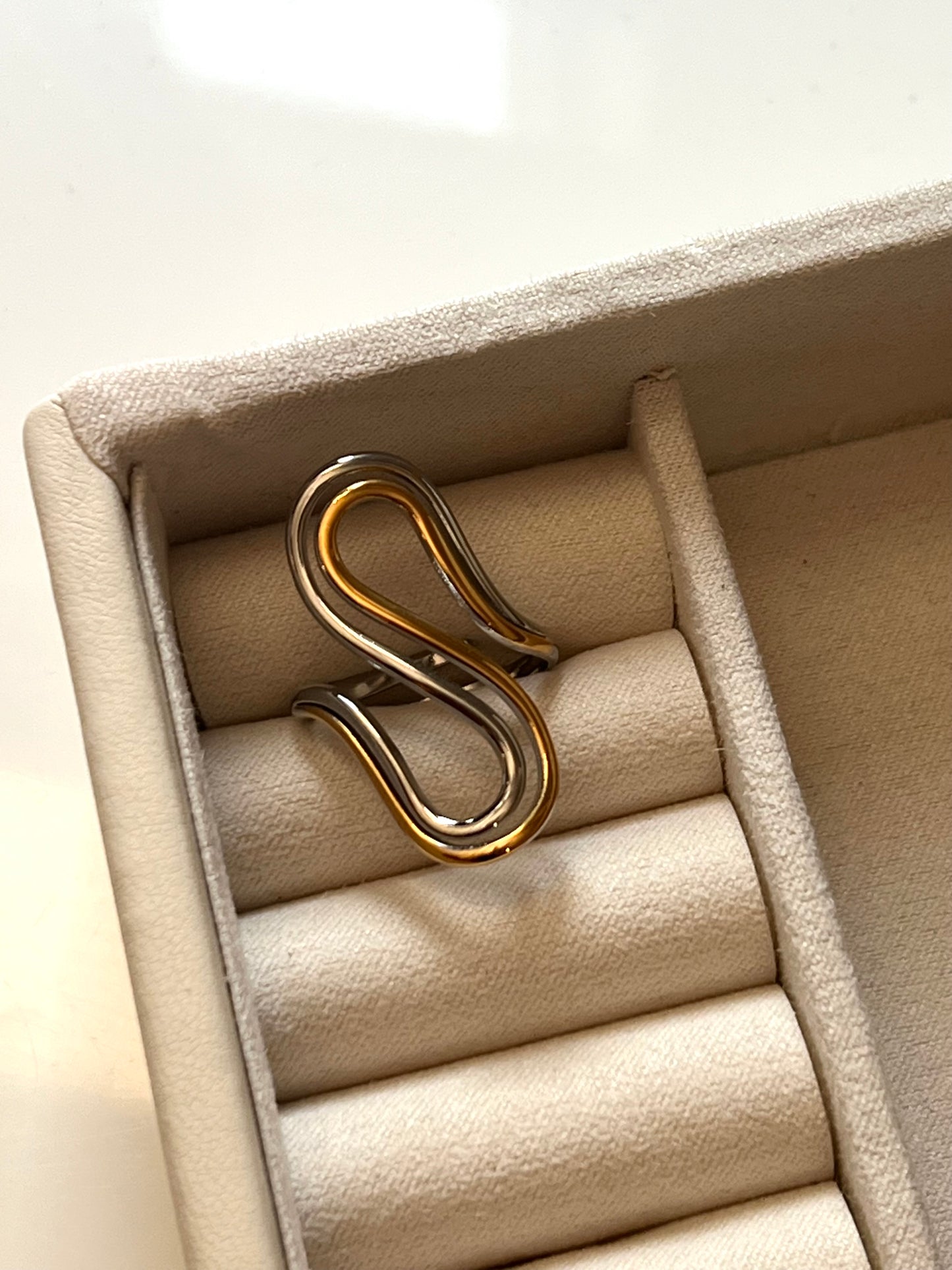 Multi Wave Ring