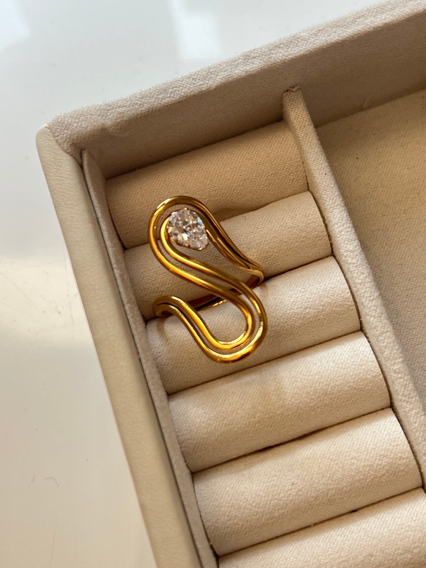 Abstract Cz Ring