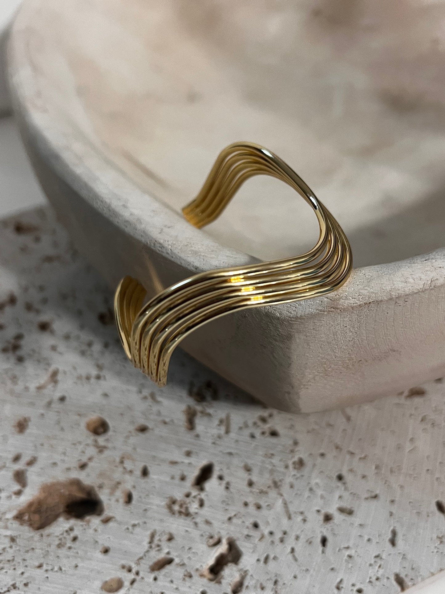 Gia wavy cuff